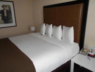 Red Lion Inn & Suites Olympia, Governor Hotel - 9