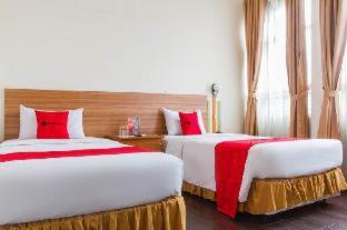 RedDoorz Plus @ Surapati 2 - 5