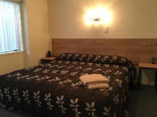 Fenton Court Motel - 3