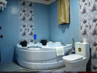 Gloria Grand Hotel - Unawatuna - 4