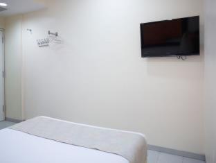 Hotel 81 Elegance - 7