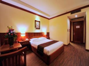 City River Hotel - 4