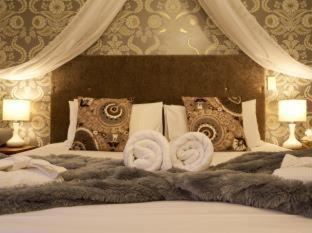 The Central Private Hotel by Naumi Hotels - 1
