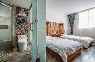 SONDERIA Lazybones Hostel- Wenshu Temple Side, Chill Hostel with All-Day Brunch, Travel Agency in English & Local Bar Vibes - Chengdu - 5