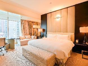 Hilton Shanghai City Center -Steps from iconic landmarks Wukang Mansion and Jing'an Temple - 4