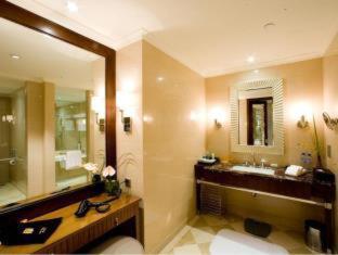 Wuhan Jin Jiang International Hotel - 4