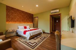 RedDoorz Plus near Dunia Fantasi Ancol - 1