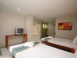 MR Holidays Hotel - Boracay - 1