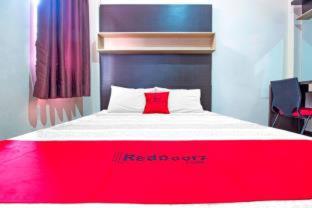 RedDoorz Plus near Isola UPI - Bandung - 4