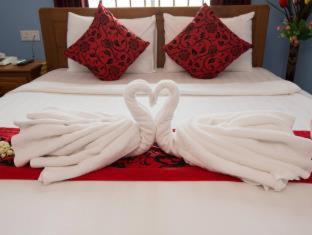 Queenwood Hotel - 9