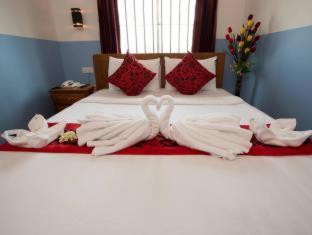Queenwood Hotel - 8