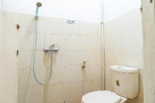 RedDoorz Syariah near Grand Galaxy Park - Ceger - 9