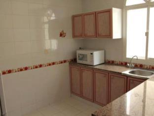 Royal Residence Hotel Apartments - Umm Al Quwain - 5