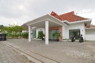 RedDoorz Plus @ Demangan Gejayan - 5