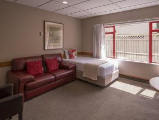 Amross Court - Christchurch - 9