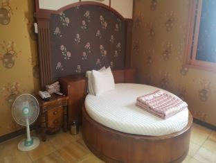 Plus Motel - 2