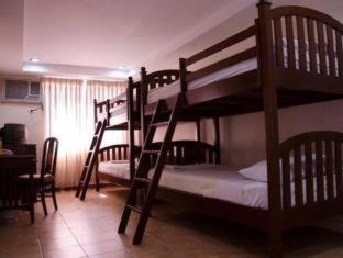 Tagaytay Country Hotel - Tagaytay - 3