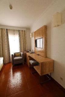 Best Western Hotel Dom Bernardo - Faro - 4