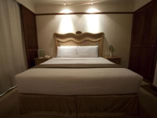Waterfront Airport Hotel and Casino - Mactan - 3