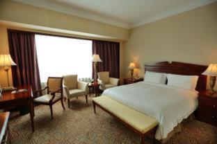Holiday Inn Shanghai Nanjing Road by IHG - Shanghai - 9