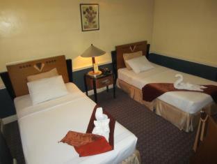 Miramar Hotel - Manila - 9