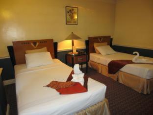 Miramar Hotel - Manila - 5