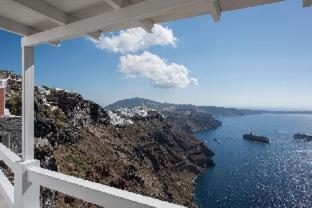 Aqua Luxury Suites by NOMÉE Hospitality Group - Imerovigli - 5