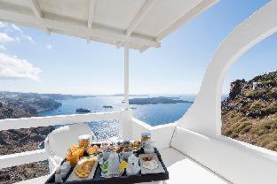 Aqua Luxury Suites by NOMÉE Hospitality Group - Imerovigli - 4