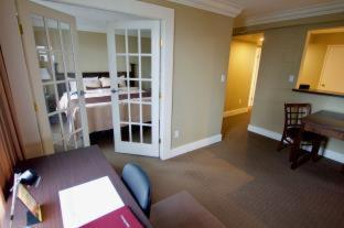 Century Plaza Hotel - 8