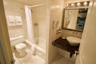 Century Plaza Hotel - Vancouver - 6