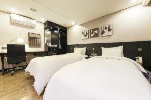 Kobos Hotel - 4