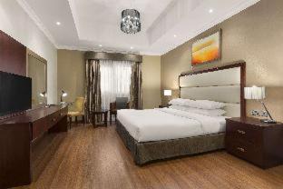 Ramada Hotel & Suites by Wyndham Ajman - Ajman - 8