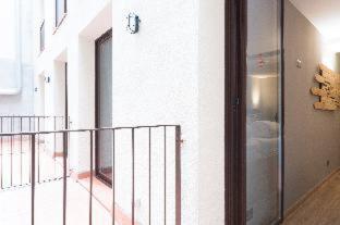 Yeah Barcelona Hostel - 1