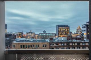 Hotel Faubourg Montreal Centre-Ville Downtown - 2