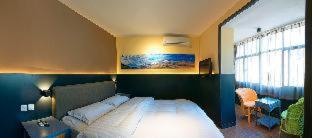 Kunming Upland International Youth Hostel ,near the city center ,2 mins walk to the subway, 2 mins walk to the Green Lake, Close to Yuan tong Temple, Old street, Yunnan University, convenient payment and visa cards are accepted - 9