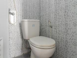 RedDoorz Plus near Taman Rasuna Menteng - 3