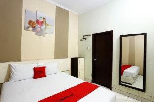RedDoorz near Adisucipto Airport 3 - Yogyakarta - 6