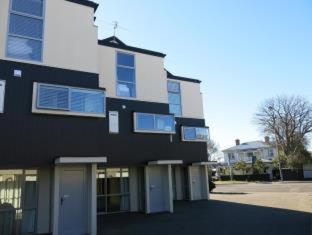 Merivale Manor - 1