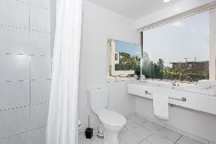 Carnmore Hotel Takapuna - 3