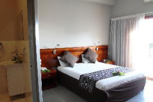 Smugglers Cove Beach Resort & Hotel - Nadi - 3