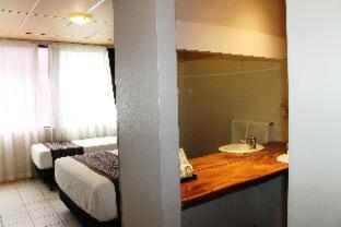 Smugglers Cove Beach Resort & Hotel - Nadi - 2