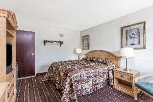 Brentwood Inn & Suites - Suffolk - 3