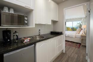 Hermanus Beachfront Lodge - Solar Power - 6