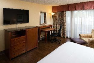 Red Lion Hotel Redding - 5