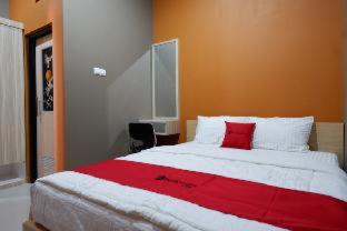 RedDoorz Syariah near Stasiun Tegal - Tegal - 9