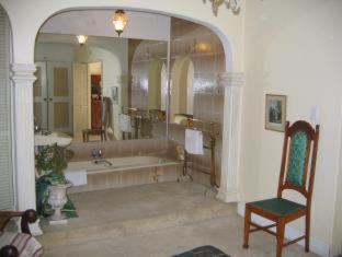 Villa Victoria executive Guest House - Benoni - 3