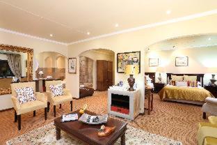 Shangri-La Manor - 6