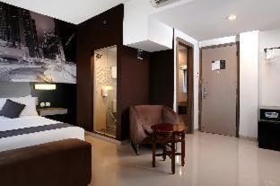 Hotel Neo Candi Simpang Lima - Semarang by ASTON - Semarang - 1