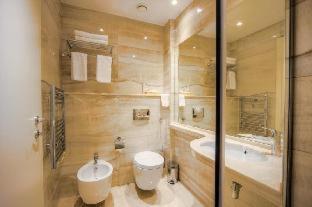 Lot Boutique Hotel by Hotels and Preference - Tirana - 6