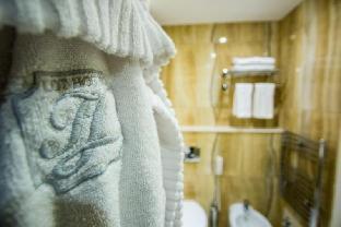 Lot Boutique Hotel by Hotels and Preference - Tirana - 5